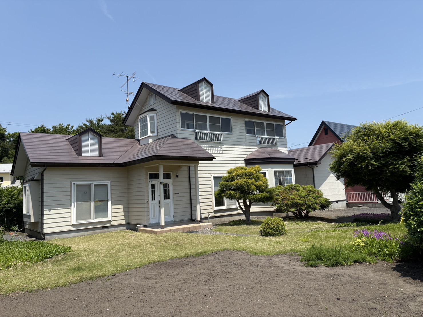 ＼1987年建築の中古住宅！／☆物置小屋付き☆約160坪の広々土地で家庭菜園も楽しめます♪現在居住中ですので内見ご希望の際はご連絡ください！